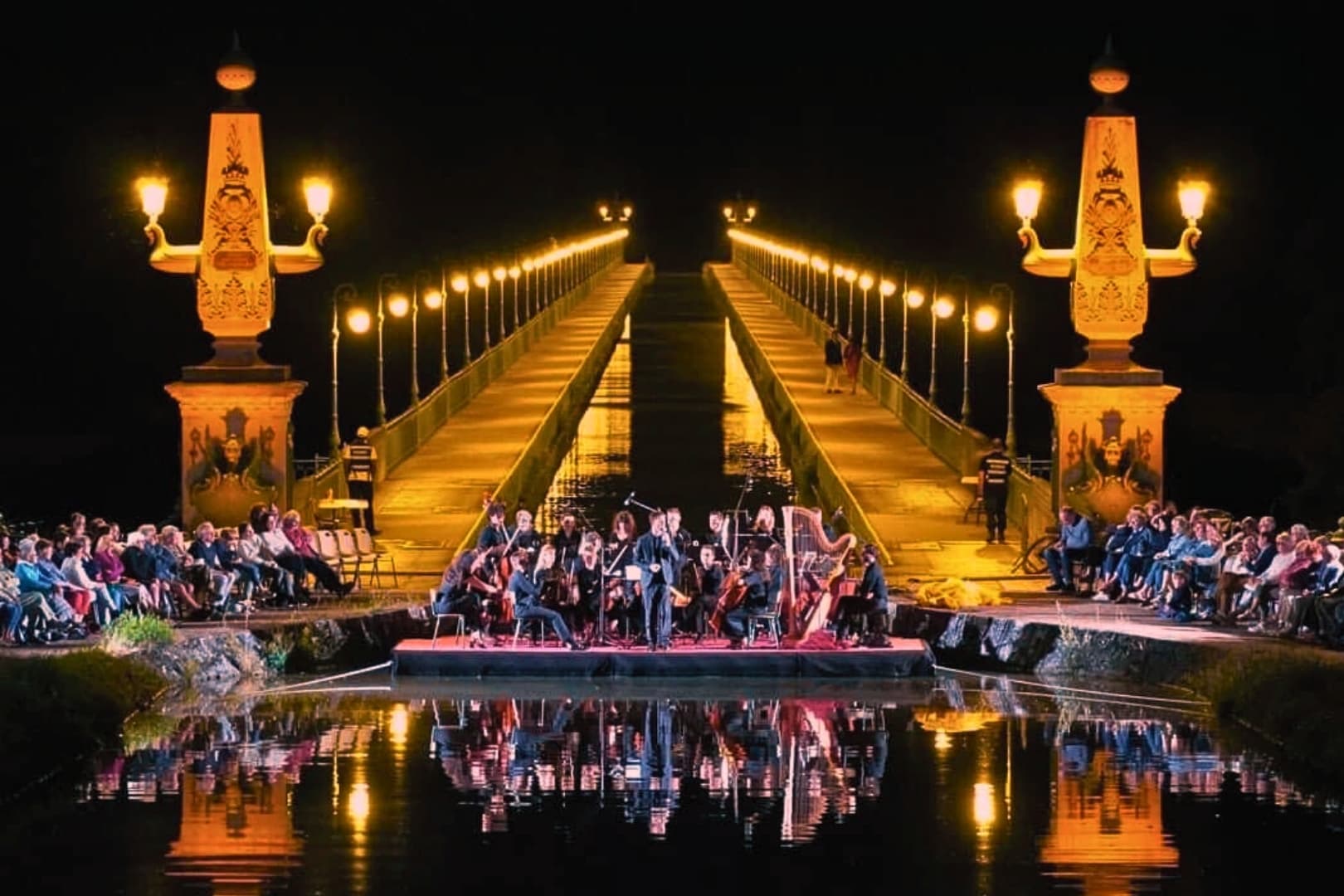 Scène flottante pour concert classique