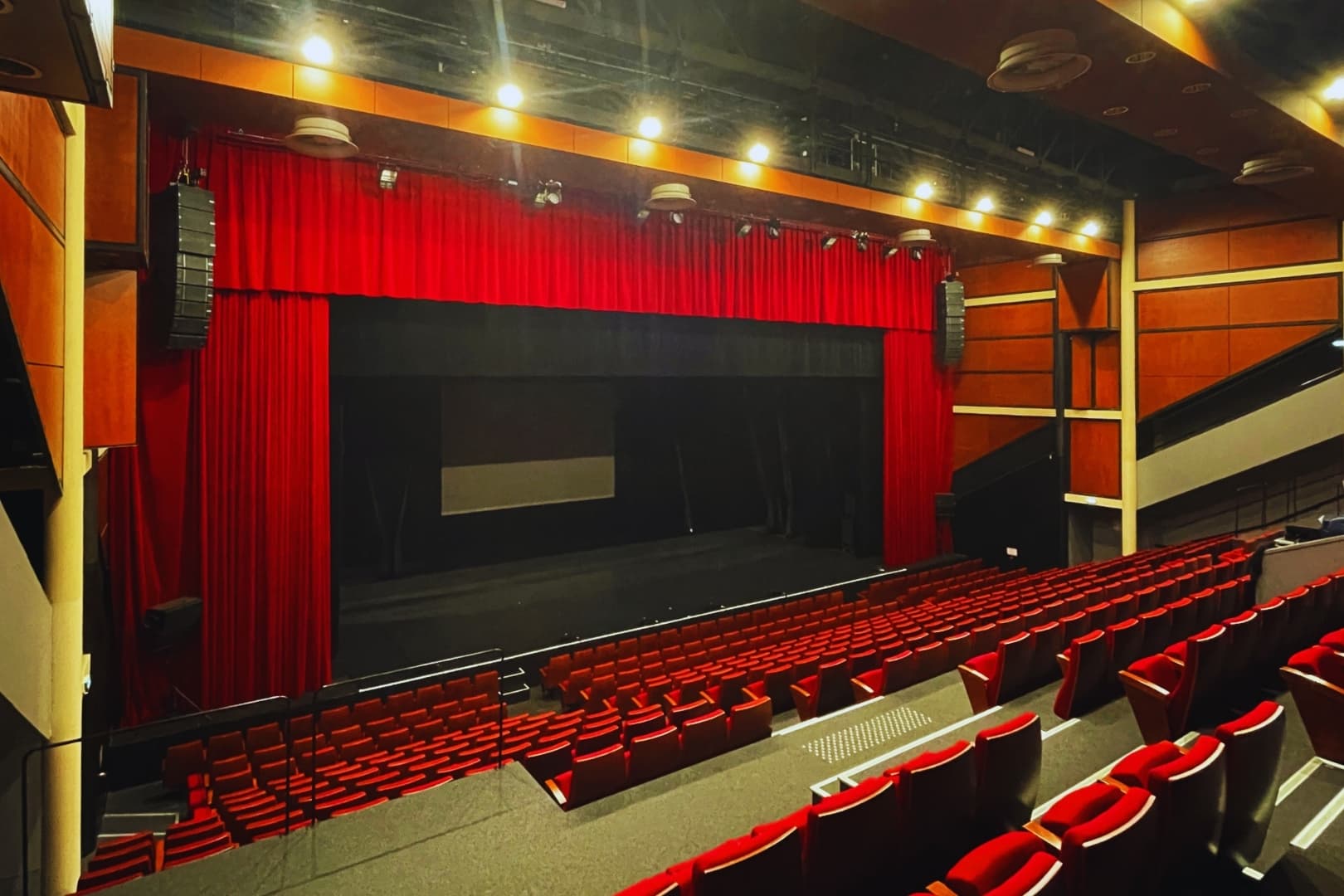 Installation de sonorisation fixe en salle de spectacle